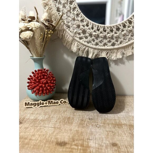 VOLATILE platform sneakers! 💜90'S ORIGINALS. 💜 VERY rare, HTF! NEW! SIZE 6💜 - Picture 4 of 4